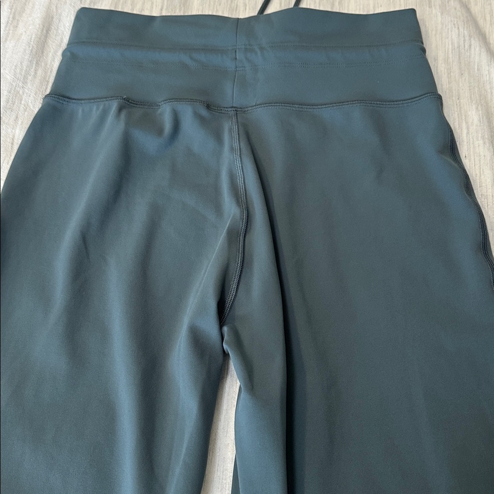 Vuori Women’s Daily WideLeg  Pants - Picture 4 of 5